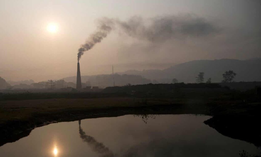 Quarter of world’s biggest firms ‘fail to disclose emissions’