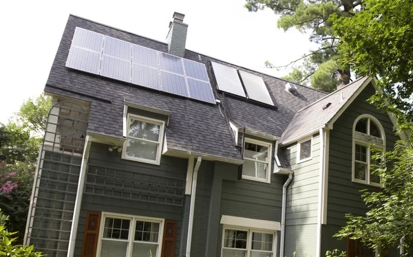 Swarm of homes with solar-battery systems poised to act as ‘virtual power plant’ in New England