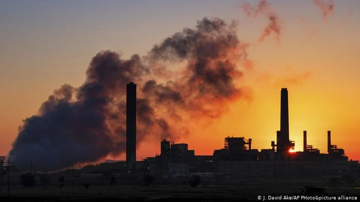 Global carbon emissions down by record 7% in 2020