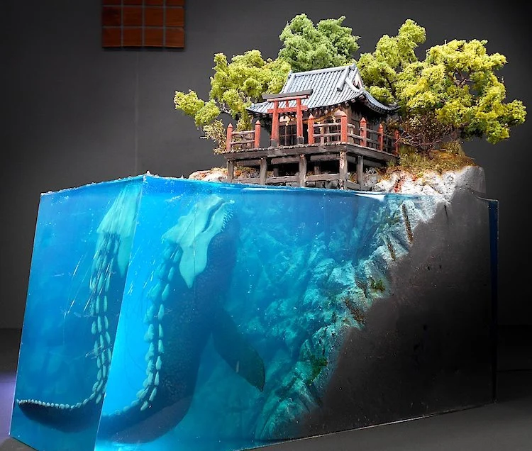 Sculptor Explores What Lurks Beneath the Water in Spine-Chilling Ocean Dioramas