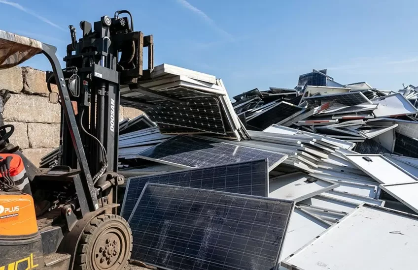 Solar panels – an eco-disaster waiting to happen? – BBC News